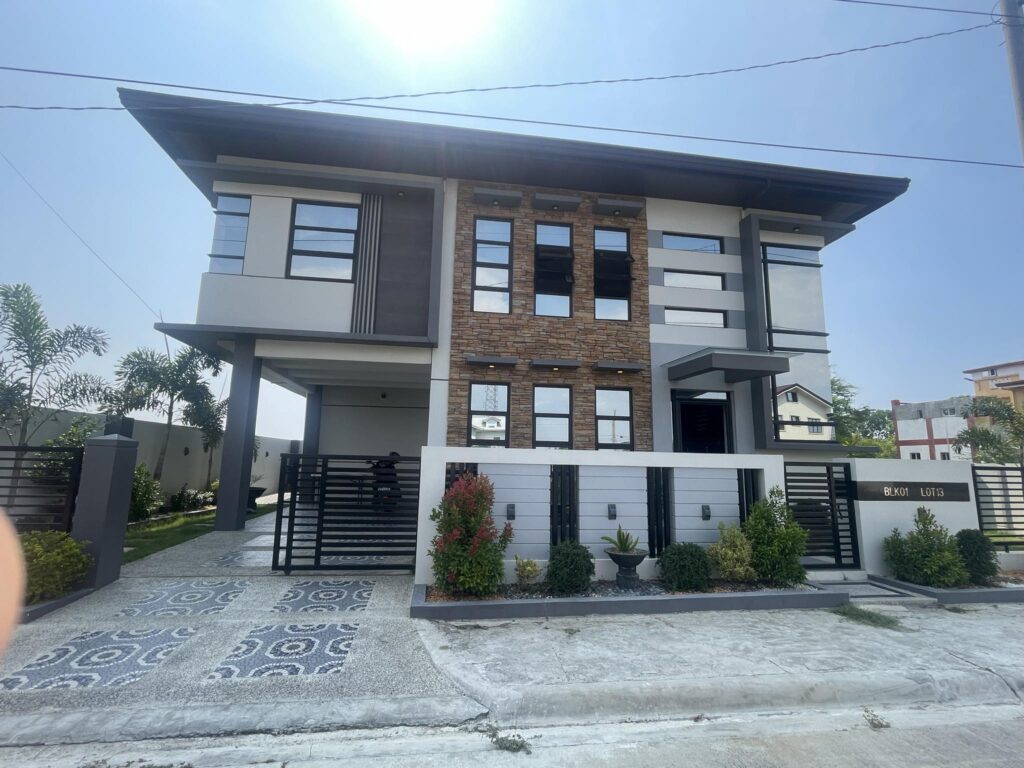 551338979_1979927289433209_6317187231416199545_n